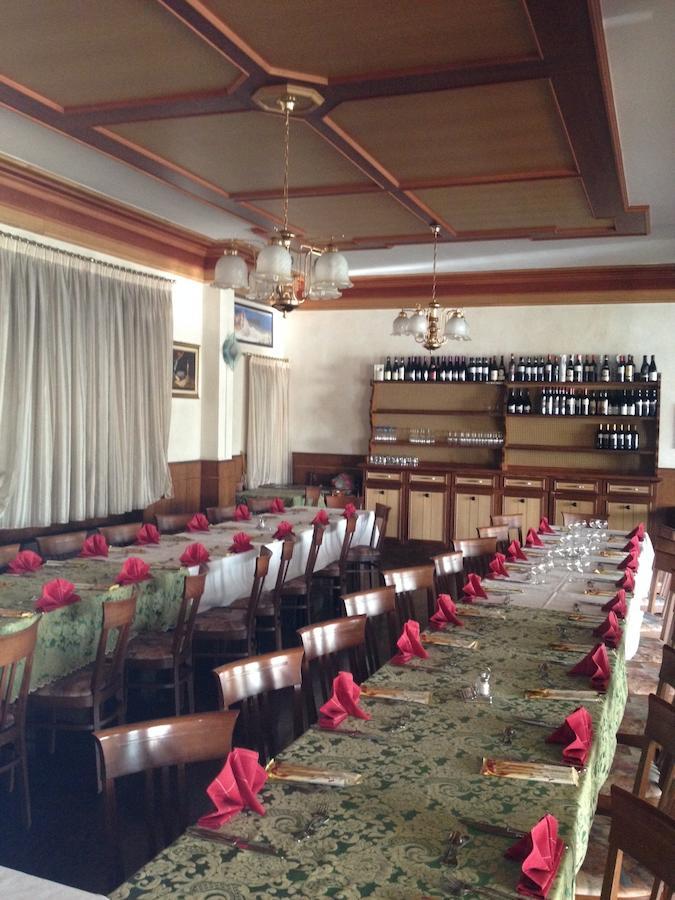 Ristorante Albergo Da Giovanni Carvico Kültér fotó