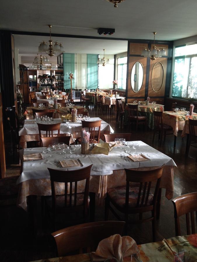 Ristorante Albergo Da Giovanni Carvico Kültér fotó