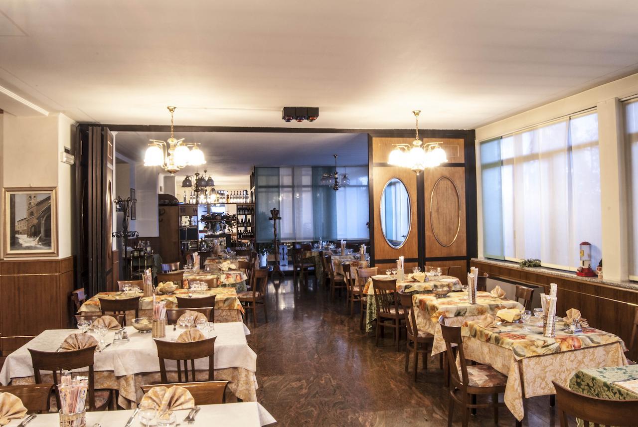 Ristorante Albergo Da Giovanni Carvico Kültér fotó